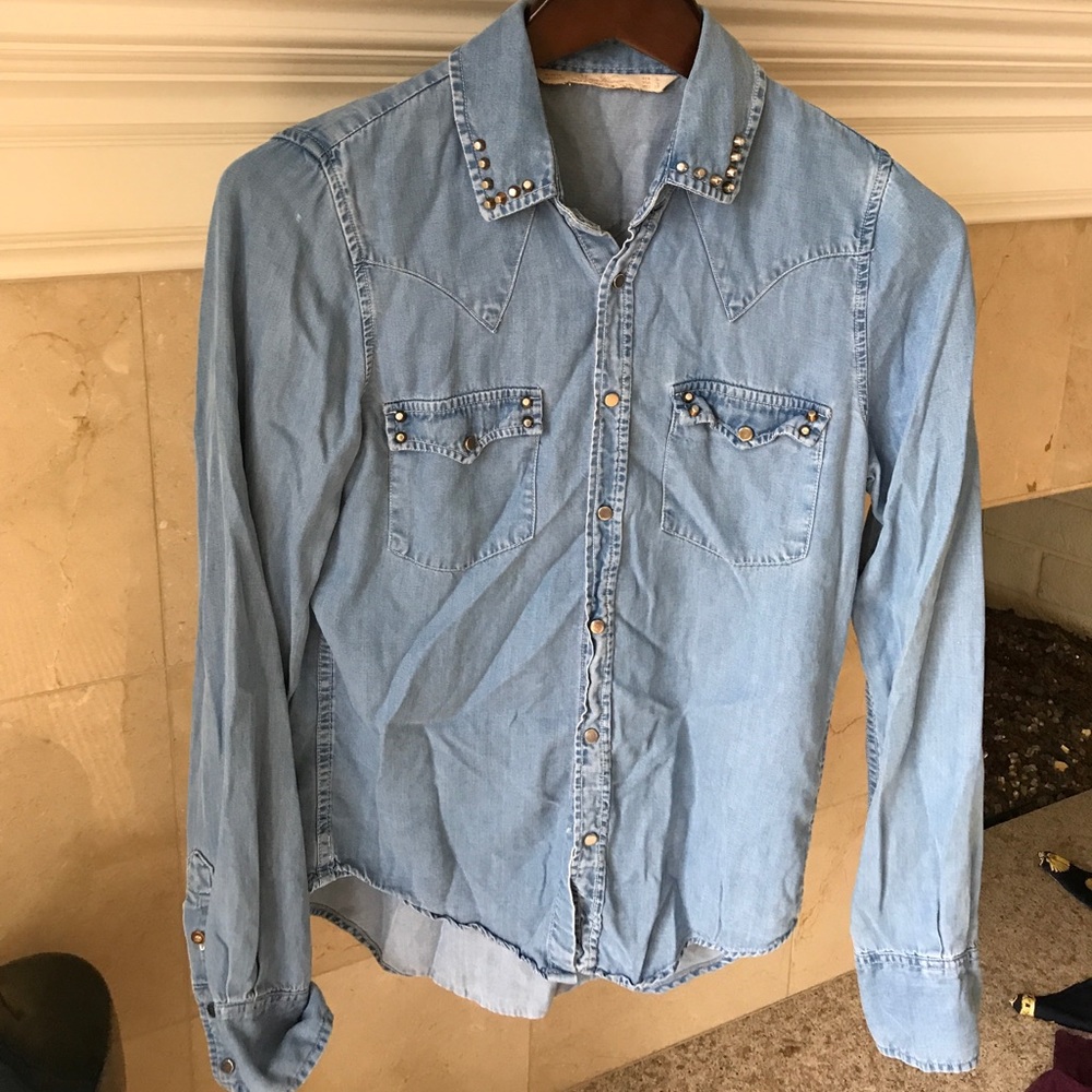 Leara Woman Button up blouse